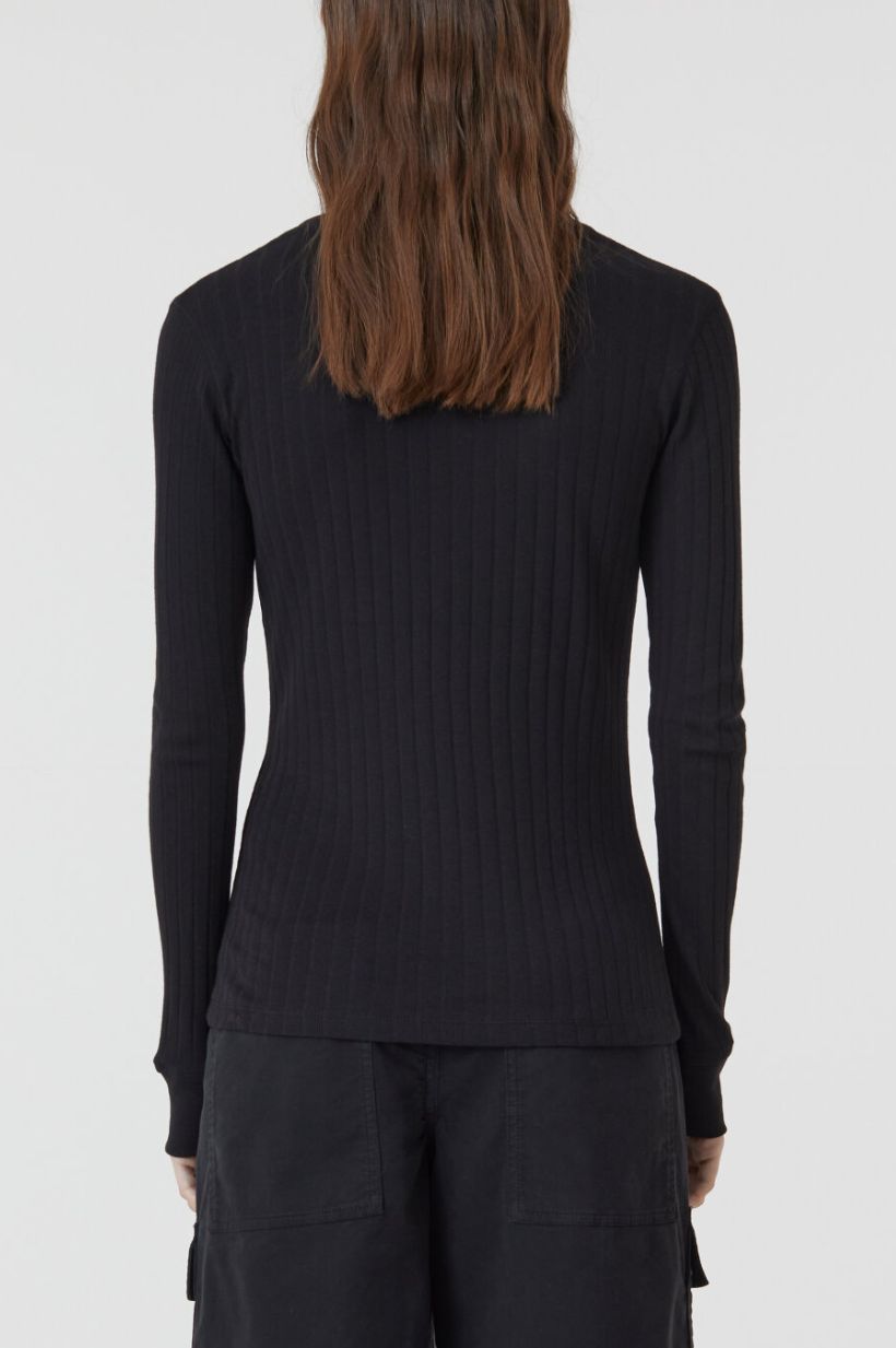 Straight Neck Long Sleeve