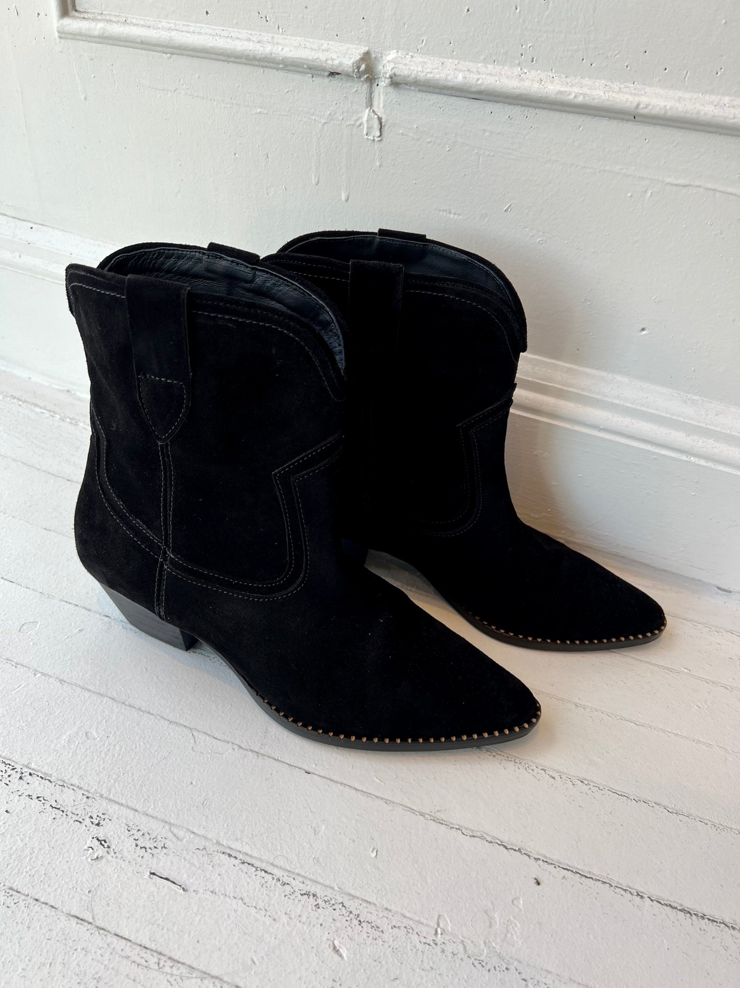 Mazzy Western Ankle Boots