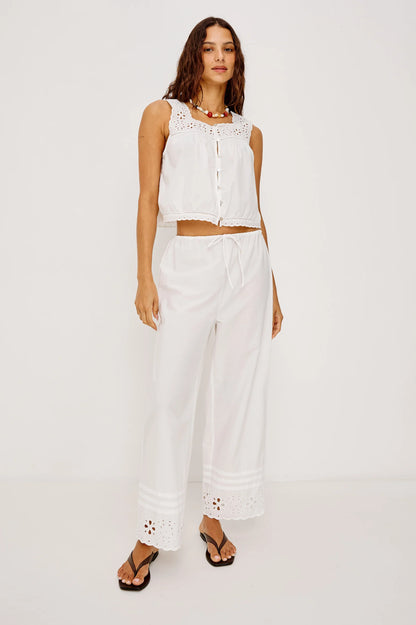 Noemi-White